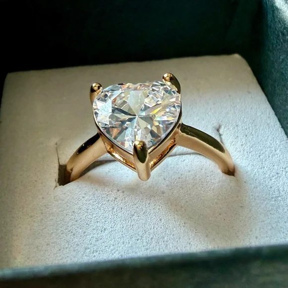 NEW! Pretty Bird Jewelry Gold Heart Solitaire Ring with Clear Heart-Cut Stone - Picture 4 of 11